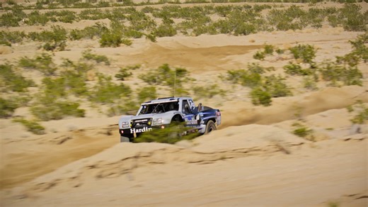 Downtown Havasu is about to get loud. 🔥 The Parker 400 Off-Road Festival rolls into Lake Havasu City on Thursday, January 15, taking over McCulloch Boulevard with 200 trucks, buggies, UTVs, motorcycles, and off-road brands on full display. 🎟️ Free to attend — no tickets required. 🌄 Start the day with qualifying in Standard Wash, just south of town and open to spectators. 🏁 Then head downtown and get up close with the machines before they hit the desert. This is off-road culture, Havasu style