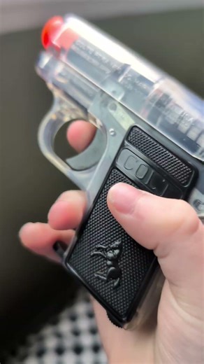 testing a deagle and a Colt (fake guns)