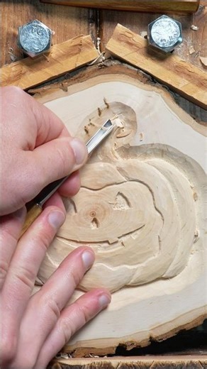 How to carve a simple pumpkin - details