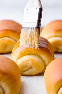 These rolls are soft, buttery, melt-in-your-mouth delicious. https://therecipecritic.com/lion-house-rolls/ | The Recipe Critic