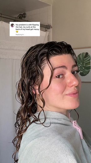 How to Style Curly Hair: Fixing Messy Back Curls