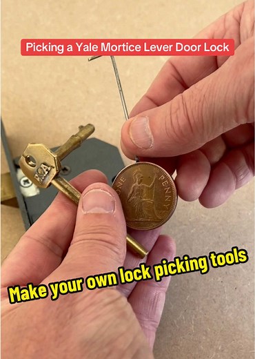 Picking a Yale Mortice Lever Door Lock Tutorial