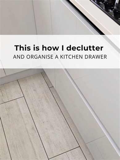 How to declutter and organise a kitchen drawer step by step. The best way to declutter and organise a drawer is to empty it completely first. It helps you see exactly what you have, what you actually use, and what’s been hiding at the back for ages. I always remove duplicates, broken items, and anything that’s just taking up space before organising everything with drawer dividers. This is how you can declutter and organise your whole kitchen, one drawer and cabinet at a time. #kitchendeclutter #