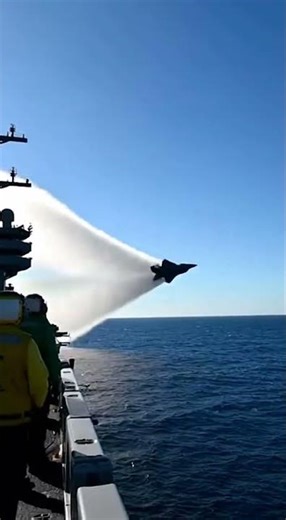 The aircraft carrier's jet launch system is revealed — pushing speed to maximum in just seconds ⚡✈️