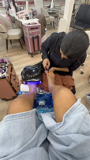 Sunday Reset 🍃🫧 A slow, quiet Sunday just to breathe and reset. Washing clothes, skincare, and a long cozy shower to wash the week away. Took a little trip to my local mall, treated myself to pastel pink toes 💅🏽, grabbed some good food, then logged off. No rush, no pressure just rest, softness, and getting ready for a new week. Thanks for being here 🤍✨ #fyp #sundayreset #biblestudy #queen #morningroutine