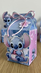 🎨 Já pensou ter em mãos tudo o que precisa para começar (ou expandir) na papelaria personalizada sem complicação? Com KIT FESTA PAPELARIA CRIATIVA tenha acesso a mais de 500 moldes editáveis no Canva, você cria convites, caixas, lembrancinhas e kits completos de festa — prontos para imprimir e encantar seus clientes. 📦 E ainda recebe: Kits Festa Infantil, Times de Futebol, Premium, Convites Editáveis e até Cartão SUS personalizável - tudo pronto e personalizado para somente imprimir e montar! 