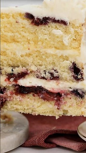 This is the PERFECT Springtime Cake