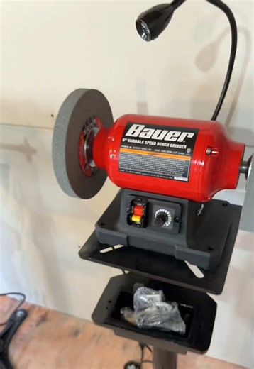 Anyone else having this problem or am I an idiot? Because what the heck! 😆 - DarlingtonEdgecraft.com - - #harborfreight #tools #grinder #smallbusiness #problem