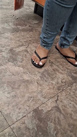 really wide chubby feet