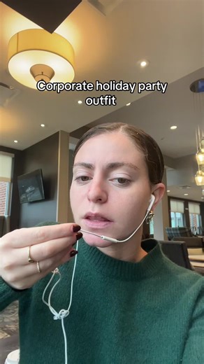 Stylish Corporate Holiday Party Outfit Ideas