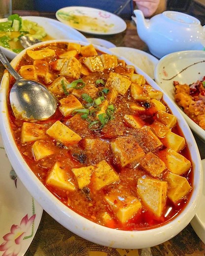 The Vegas OFF-STRIP CHINESE FOOD INSTITUTION serving up MaPo Tofu, Sizzling Beef, Juicy Dumplings and more! | Foodbeast