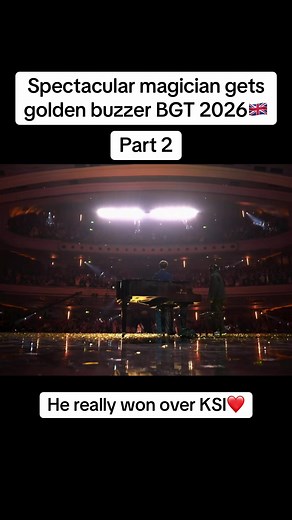 16-Year-Old Magician Stuns with Golden Buzzer