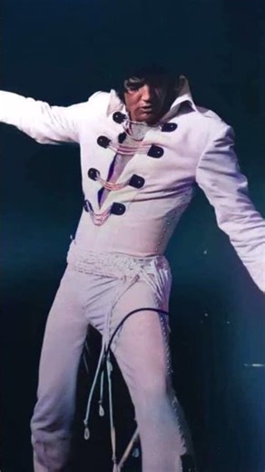 How Elvis Made the 70s His Kingdom #elvispresley #vintage #shorts