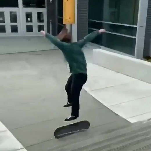 YALL COUNT THIS AS A LAND⁉️🤣 #fyp #foru #foryoupage #foryou #skate #skateboarding #skaterboy #funny