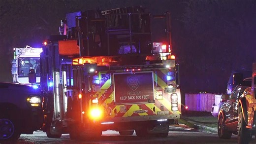 Firefighters' quick action saves two homes from early morning blaze