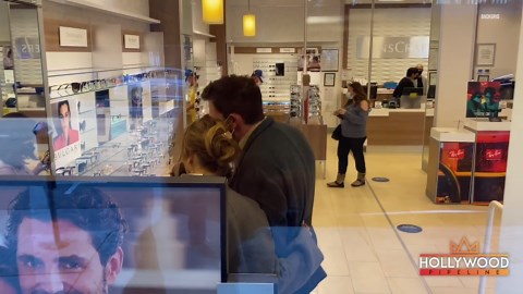 Ben Affleck & JLo get 'lovey-dovey' shopping for eyeglasses in L.A. [Part 2]