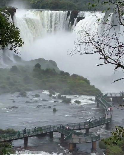 Iguazu falls tour Brazil Argentina