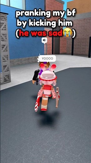 TROLLING MY BOYFRIEND IN MM2 😱 (Murder Mystery 2)