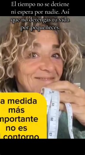 El tiempo no se detiene ni espera por nadie. Así que no detengas tú vida por pequeñeces.