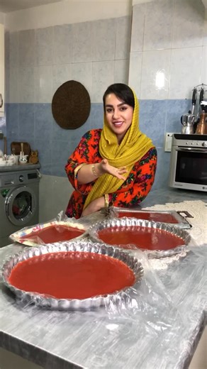 ‎زهرا نوری/روزمرگی/آشپزی/خانه داری‎ on Instagram‎: "با این روش سه ساعته اونم تو خونه لواشک درست کن😋🤌🏼 دیگه اصلا نیازی به آفتاب نداری تابستون و زمستون رو گاز لواشک خشک و کن😁 @homee.zahra @homee.zahra @homee.zahra از هر نوع میوه ای که دوست داری میتونی استفاده کنی نصف قاشق نمک بزن و یک لیوان آب بریزی کافیه درست کنید و لذتشو ببرید🤌🏼🤤 #لواشک#لواشک_خونگی#آموزش#خوشمزه#ترش#ترشک#آشپزخانه#خانواده#آشپزی#روزمرگی#خوراکی#خوراکی_سالم#میوه"‎