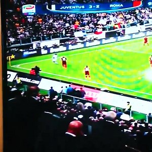 Wow! Paul Pogba with some unbelievable skills v AS Roma last night. | 101 Great Goals.com