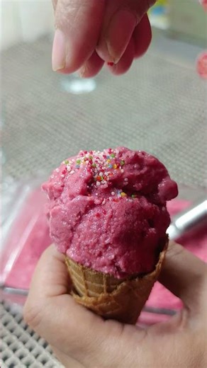 Homemade Strawberry Ice Cream Recipe | No Machine, No Eggs #strategy #straberryicecream
