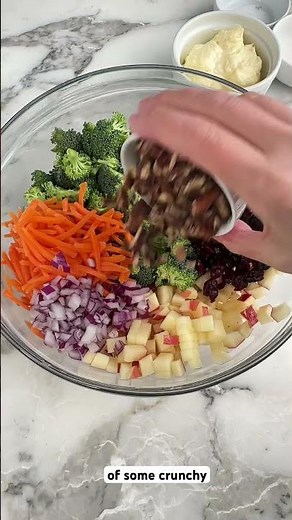 Broccoli Apple Salad - Easy Potluck Side Dish #broccolisalad #easysidedish #potluckrecipes