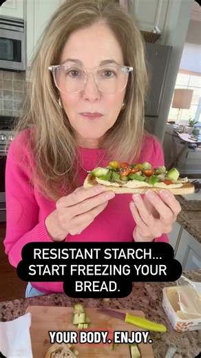 🔥 RESISTANT STARCH: The Carb That Acts Like Fiber 🔥 Most carbs spike your blood sugar… This one feeds your gut, boosts fullness, and may even flatten your belly. 🥔 Cook cool potatoes 🍚 Cold rice 🍌 Slightly green bananas 🍝 Reheated pasta They all pack resistant starch... the secret fuel your gut bugs LOVE. More happy gut → better digestion → better metabolism. You can thank me!💚💚💚 | Green Healthy Living by Ilyse DiChiara