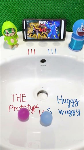 Huggy Wuggy vs The Prototype - Who's better ? #poppyplaytime #huggywuggy