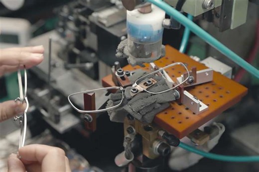 いいメガネはこうして生まれる。聖地・鯖江で受け継がれる「キングスター」の真摯なモノづくり | GoodsPress Web