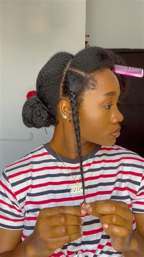 BEGINNER-FRIENDLY HAIR TIPS✅🛑A lot of people don’t take their hair growth journey seriously because they don’t know where to start from. They don’t want to use multiple products before finding the right ones for their hair and they want hair care routines that are simple but effective. That is where people like me come in. When I started growing out my natural hair 10 years ago, there were very few people with my hair texture who provided hair care information and shared their experiences. I le