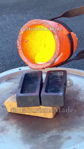 Pouring Molten Copper into Molds Metal Casting Copper #heinrichsmade #copper #entertainment #fun #redhot