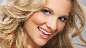 Wife of former NASCAR driver wins Mrs. United States Pageant