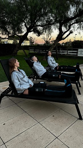 2.3K views · 9 comments | ¡Recupera con estilo!  Descubre las Compex Ayre, nuestras botas de presoterapia que te brindan la mejor recuperación post-entrenamiento. ️‍♀️ Dale a tus piernas el cuidado que se merecen y eleva tu bienestar.  #CompexAyre #RecuperaciónConEstilo #presoterapia #compexfamily #compexathlete #compex #recuperacion | Compex España | Facebook