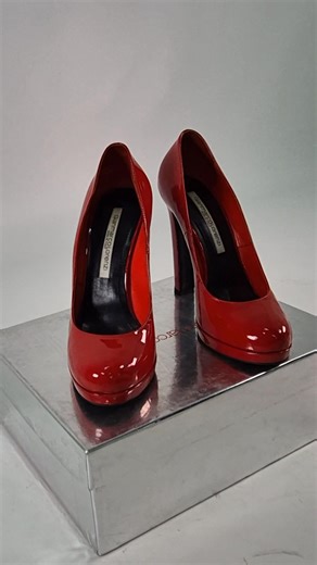 Hi everyone! I'm Andrew, a vintage shoe collector and dealer. I recently moved my collection to a new location. I'd like to share some behind-the-scenes moments with you. | Andrew Luxuryhighheels