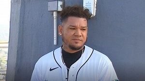 King Felix raises MLB All-Star flag atop Space Needle