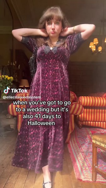 Gothic Wedding Style for Halloween Enthusiasts