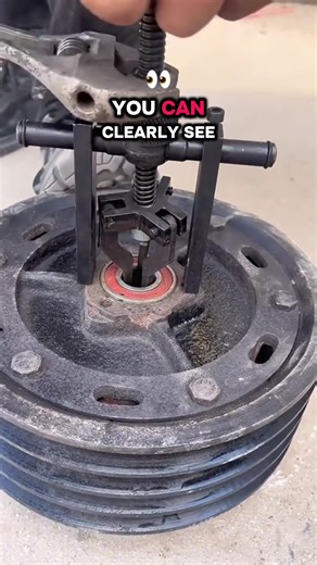 Essential Tri-Claw Puller for Mobile Workshop Efficiency