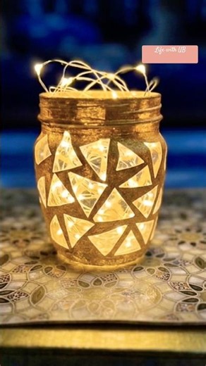 DIY Glass Jar Lantern #DIY #JarArt #GlassJar #HomeDecor #Craft #Recycle #Handmade #light
