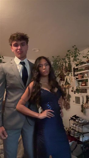 here’s a normal prom transition 🙂‍↕️ @Cruzewoydziak #fyp #prom #seniorprom #prom2026