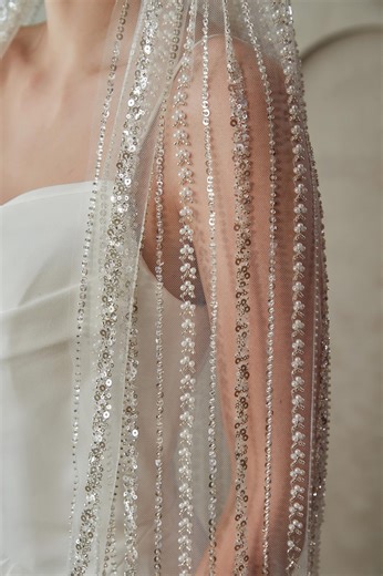 Beaded Edge Bridal Veil, Luxurious Wedding Veil With Beaded Lines, 1 Tier Fingertip Veil, Crystal Sequins Veil, Custom Pure White Veil - Etsy UK