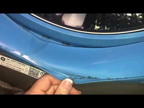 GE UltraFresh washing machine - Examining the blue gasket for mildew