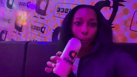 Taminique Tries Disco Chicken for the First Time