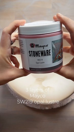 Testing new glazes from Mayco @maycocolors • SW 214 Micro Pearl – 3 layers • SW 219 Opal Lustre – 3 layers • Clay: G&S 930 • Firing: Cone 5-6 (1220°C, 15 min hold) Next time, we’ll apply SW 219 only to the walls—it turned out a bit too runny and pooled at the bottom! | Kera Kult