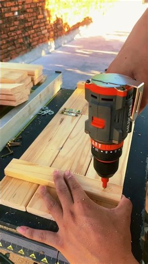 PRODUCING A FOLDABLE TABLE AND CHAIR SET - PART 1