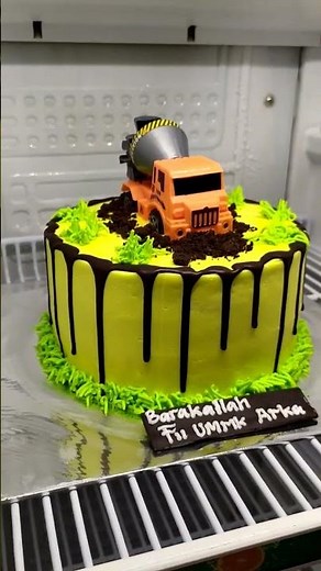 truck birthday cake
