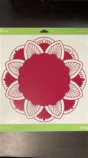 Weeding a Mandala with Cricut!