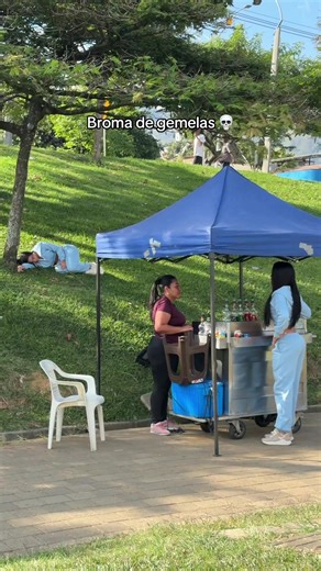 Pobre señora 😂 | Sibling Prank