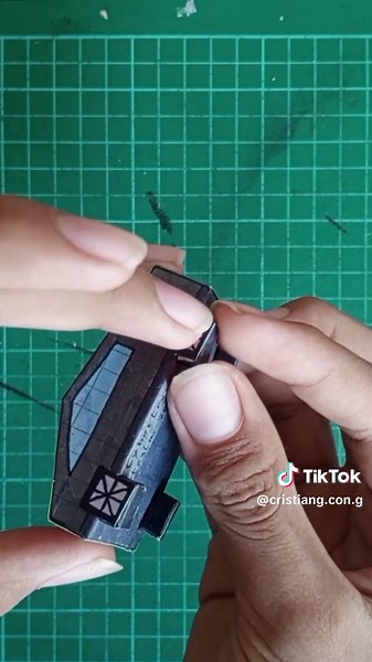 Tutorial de Cybertruck: Construye con papel