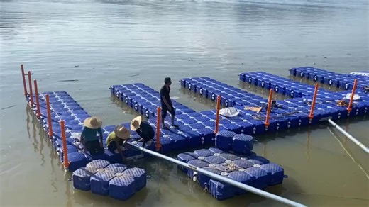 Plastic Pontoon Cubes Modular Floating Dock for Boats and Jet Ski